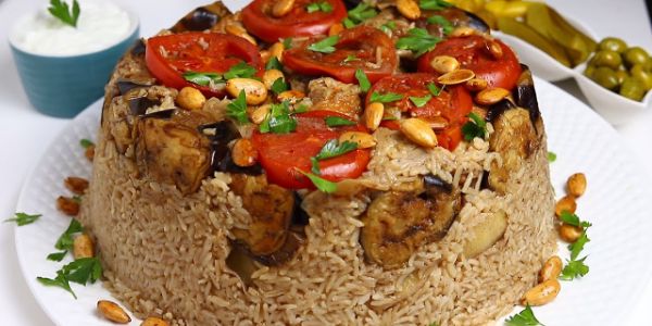 المقلوبة الفلسطينية بالدجاج
